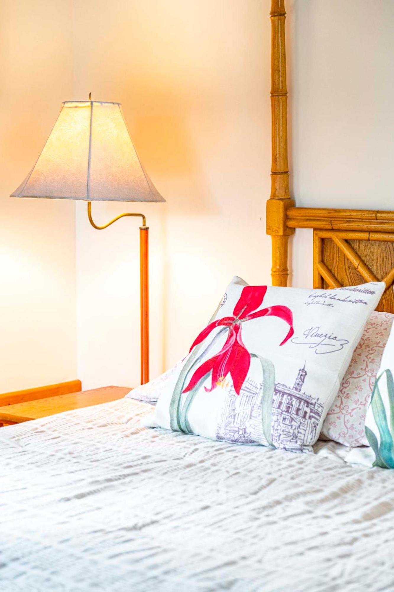 Volcano Inn Bed N Breakfast Ngoại thất bức ảnh
