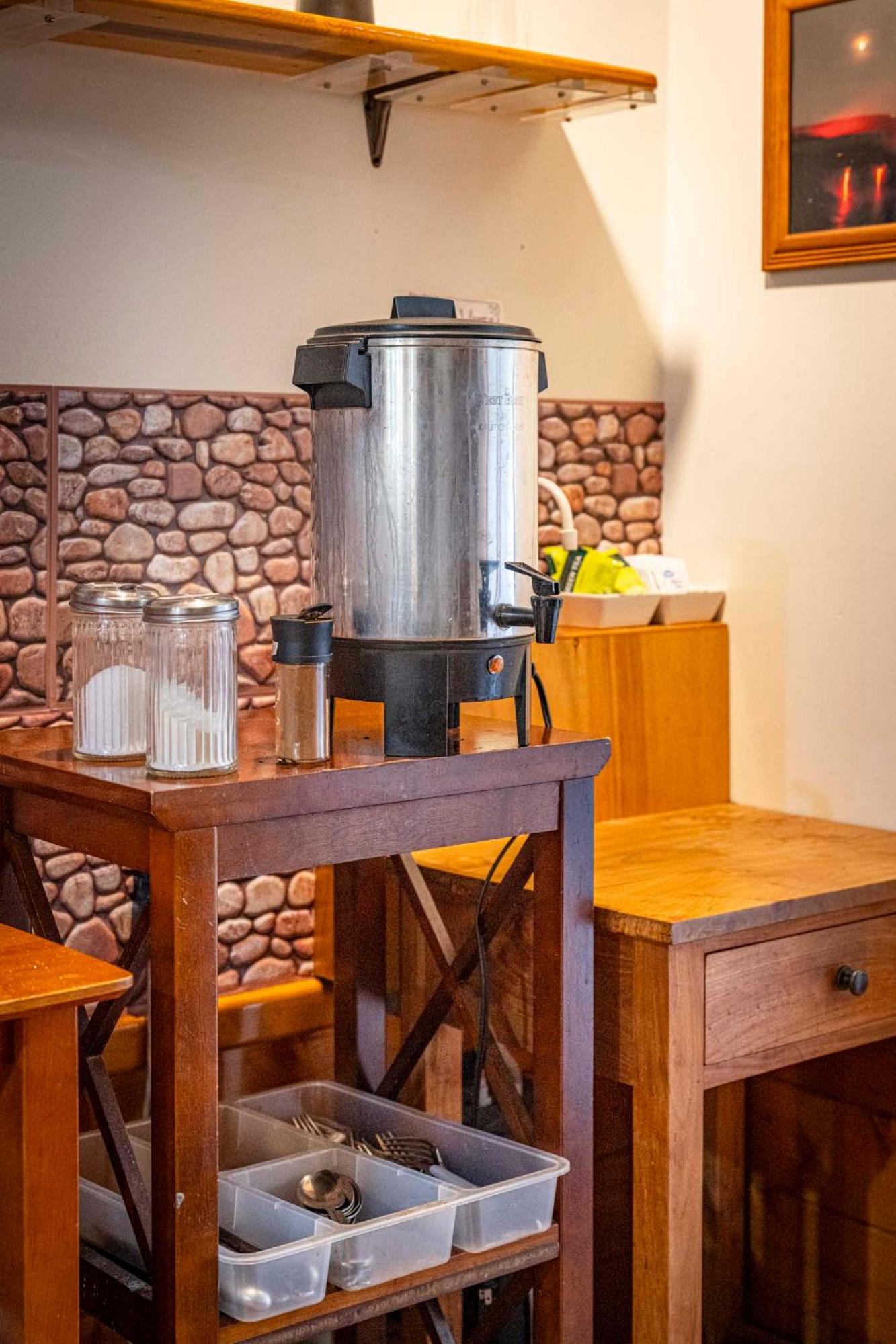 Volcano Inn Bed N Breakfast Ngoại thất bức ảnh