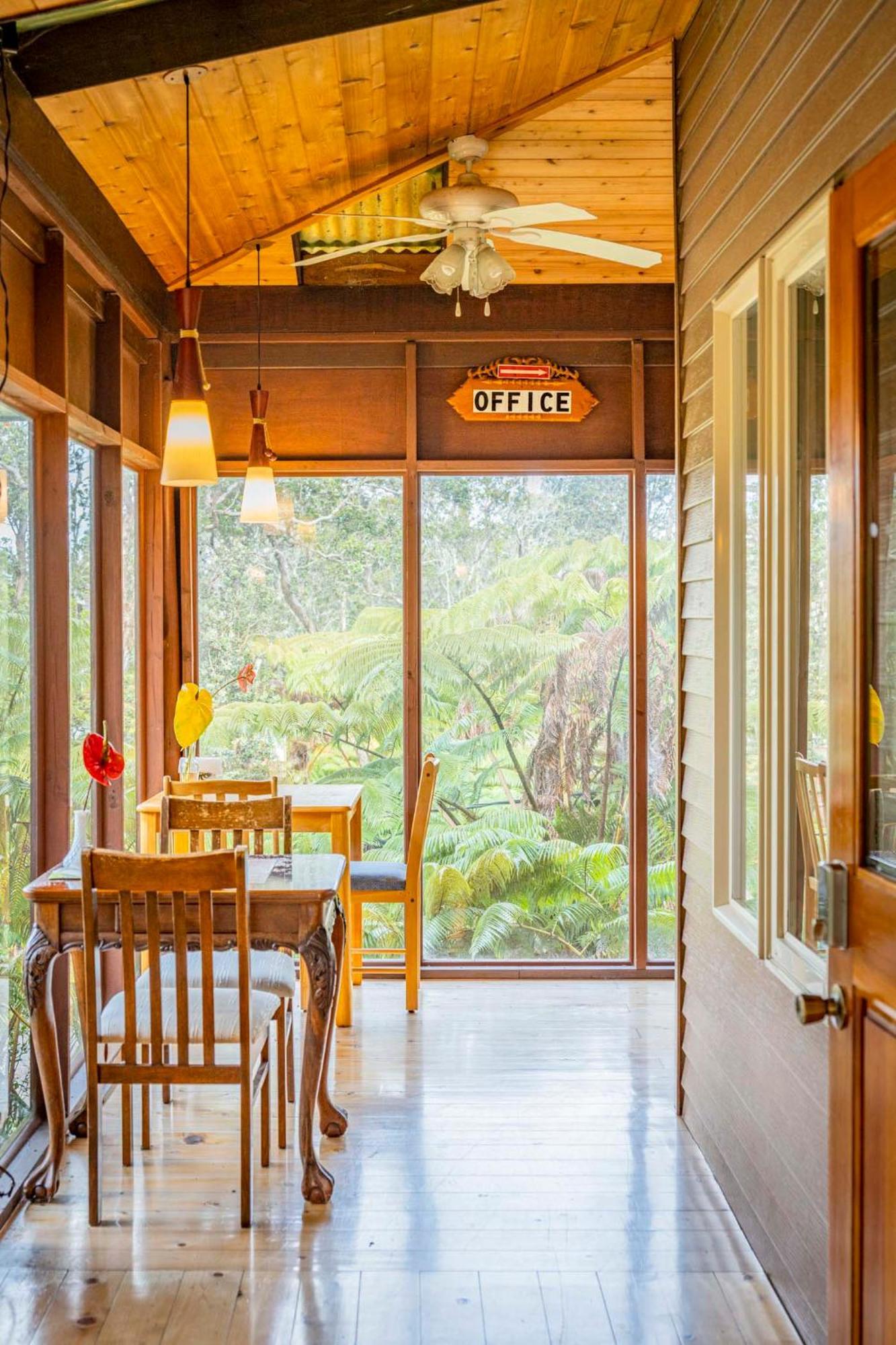 Volcano Inn Bed N Breakfast Ngoại thất bức ảnh