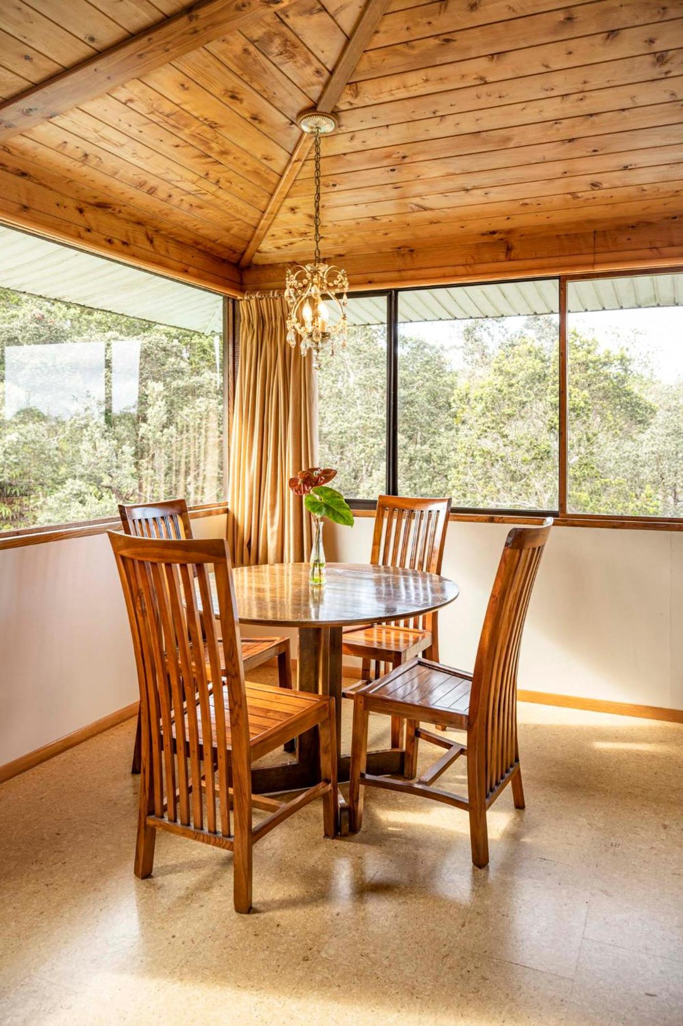 Volcano Inn Bed N Breakfast Ngoại thất bức ảnh